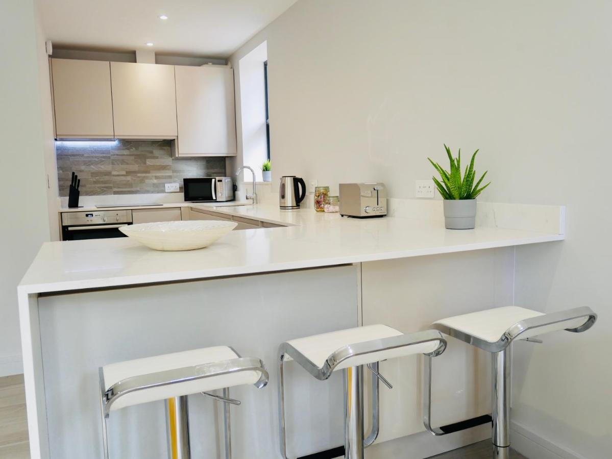 Beautiful Alumpointe Apartment - 400M To The Beach Μπόρνμουθ Εξωτερικό φωτογραφία